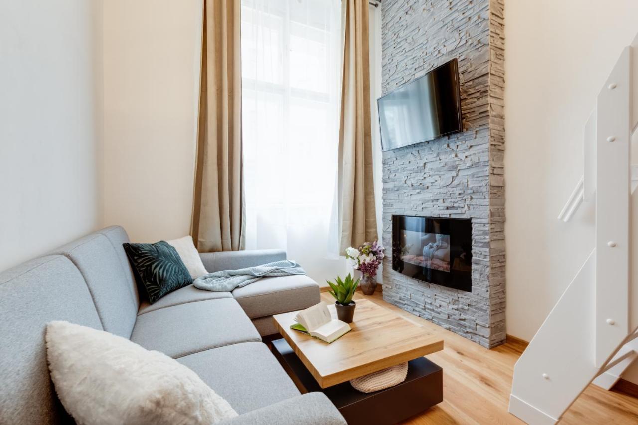 Dream Duplex On Riverside Praga Exterior foto