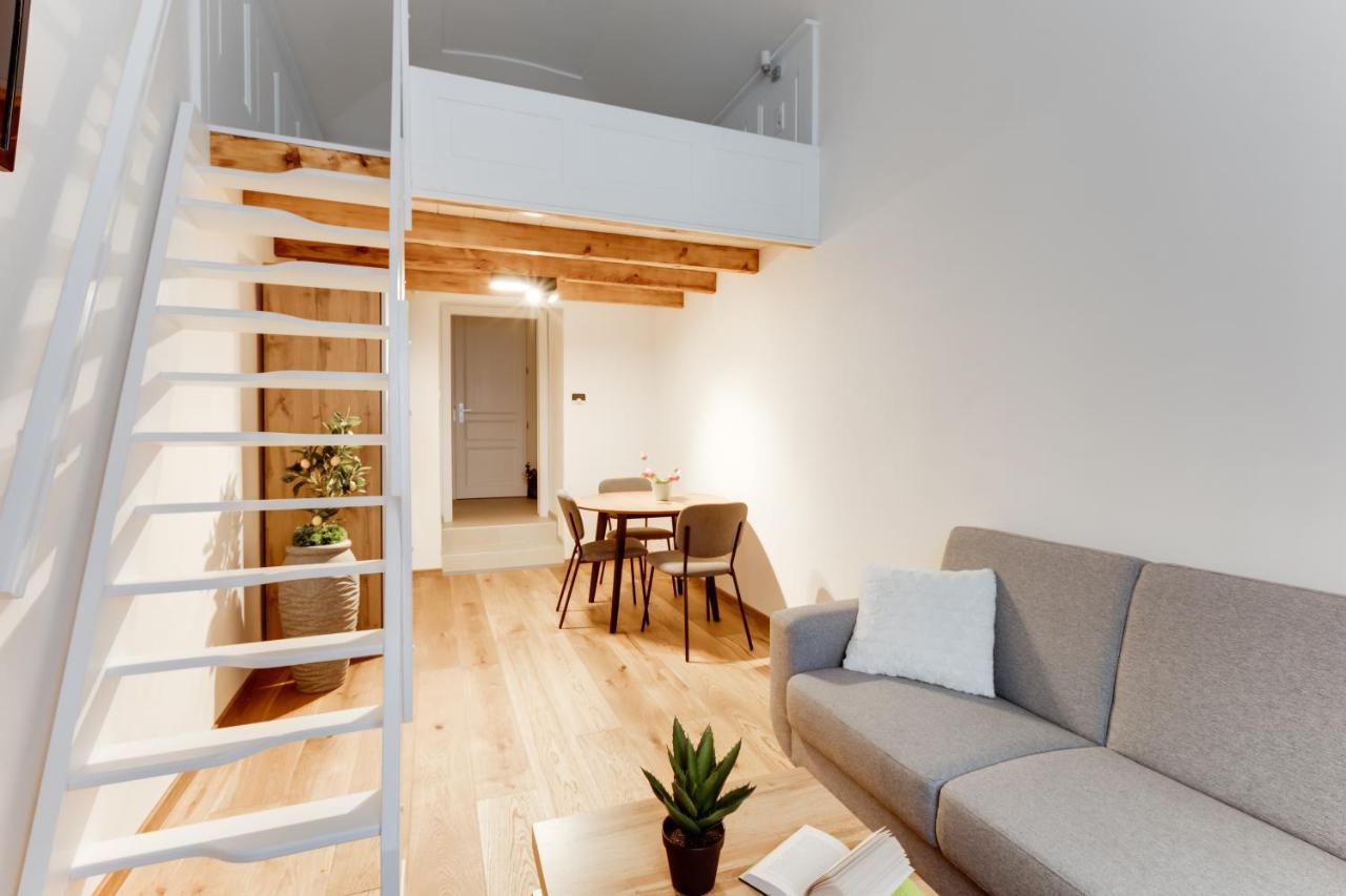 Dream Duplex On Riverside Praga Exterior foto